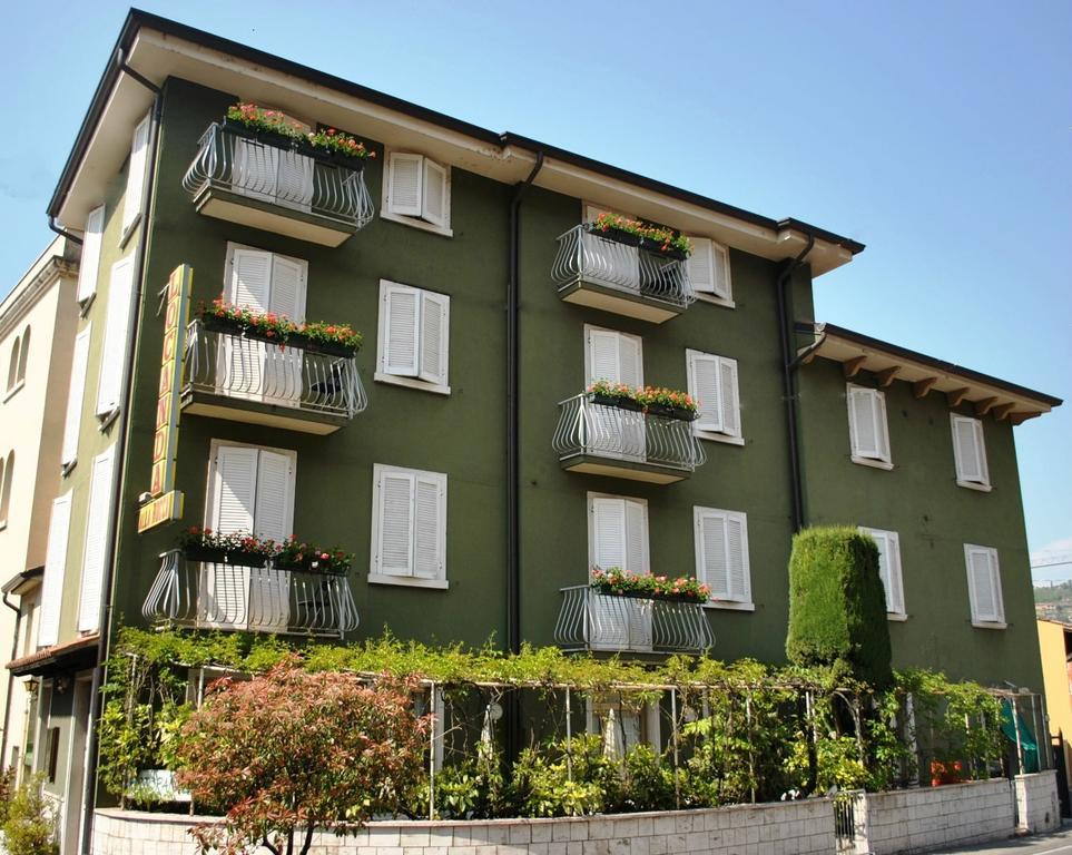 Albergo Alla Rocca Garda  Dış mekan fotoğraf