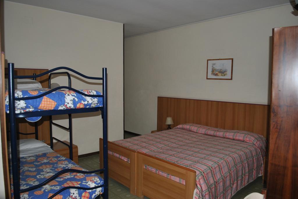 Albergo Alla Rocca Garda  Oda fotoğraf