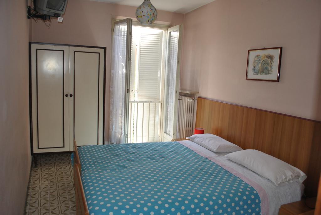Albergo Alla Rocca Garda  Oda fotoğraf