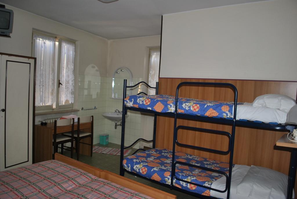 Albergo Alla Rocca Garda  Oda fotoğraf