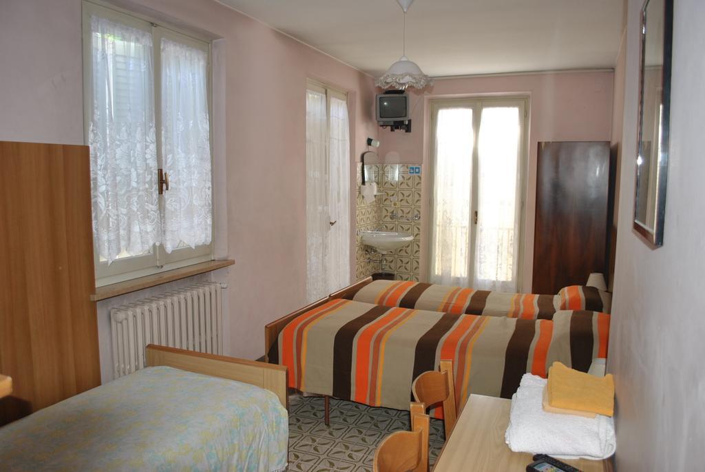 Albergo Alla Rocca Garda  Oda fotoğraf