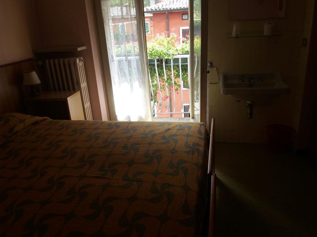 Albergo Alla Rocca Garda  Dış mekan fotoğraf